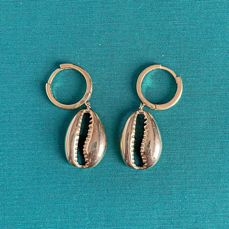 Sea Shell Huggie Earring